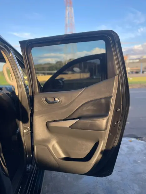 NISSAN Frontier 2.3 16V PRO4X CABINE DUPLA 4X4 BI-TURBO DIESEL AUTOM�TICO, Foto 34