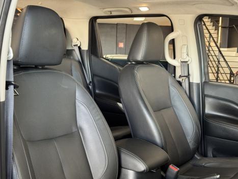 NISSAN Frontier 2.3 16V LE 4X4 CABINE DUPLA BI-TURBO DIESEL AUTOM�TICO, Foto 9
