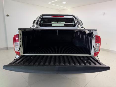 NISSAN Frontier 2.3 16V XE 4X4 CABINE DUPLA BI-TURBO DIESEL AUTOM�TICO, Foto 14