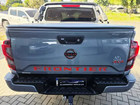 NISSAN Frontier 2.3 16V PRO4X CABINE DUPLA 4X4 BI-TURBO DIESEL AUTOM�TICO, Foto 2