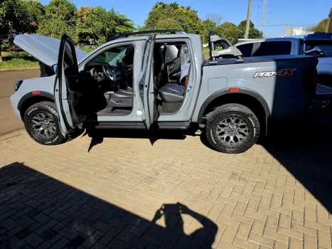 NISSAN Frontier 2.3 16V PRO4X CABINE DUPLA 4X4 BI-TURBO DIESEL AUTOM�TICO, Foto 11