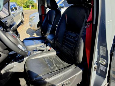 NISSAN Frontier 2.3 16V PRO4X CABINE DUPLA 4X4 BI-TURBO DIESEL AUTOM�TICO, Foto 18