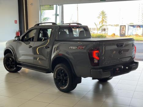 NISSAN Frontier 2.3 16V PRO4X CABINE DUPLA 4X4 BI-TURBO DIESEL AUTOM�TICO, Foto 6