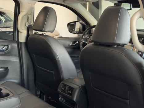 NISSAN Frontier 2.3 16V PRO4X CABINE DUPLA 4X4 BI-TURBO DIESEL AUTOM�TICO, Foto 17