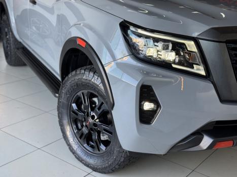NISSAN Frontier 2.3 16V PRO4X CABINE DUPLA 4X4 BI-TURBO DIESEL AUTOM�TICO, Foto 3