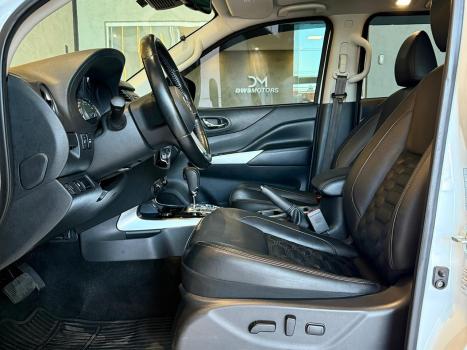 NISSAN Frontier 2.3 16V PLATINUM CABINE DUPLA 4X4 BI-TURBO DIESEL AUTOM�TICO, Foto 13