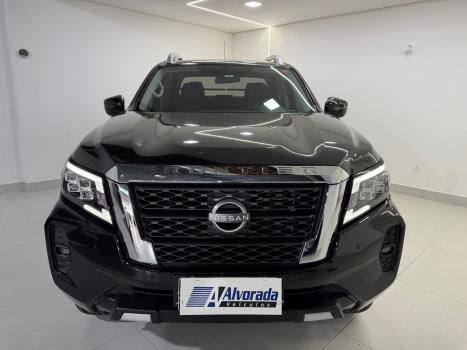 NISSAN Frontier 2.3 16V XE 4X4 CABINE DUPLA BI-TURBO DIESEL AUTOM�TICO, Foto 2