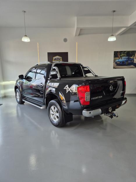 NISSAN Frontier 2.3 16V LE 4X4 CABINE DUPLA BI-TURBO DIESEL AUTOM�TICO, Foto 4