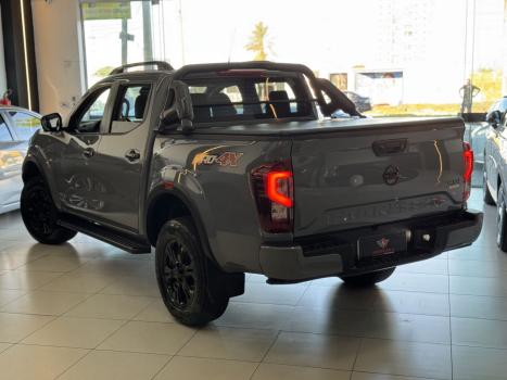 NISSAN Frontier 2.3 16V PRO4X CABINE DUPLA 4X4 BI-TURBO DIESEL AUTOM�TICO, Foto 3