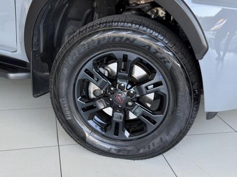 NISSAN Frontier 2.3 16V PRO4X CABINE DUPLA 4X4 BI-TURBO DIESEL AUTOM�TICO, Foto 4