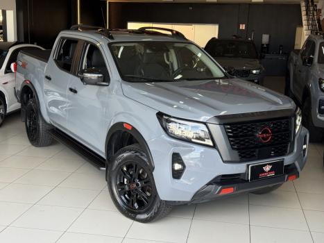 NISSAN Frontier 2.3 16V PRO4X CABINE DUPLA 4X4 BI-TURBO DIESEL AUTOM�TICO, Foto 2