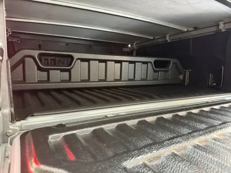 NISSAN Frontier 2.3 16V PRO4X CABINE DUPLA 4X4 BI-TURBO DIESEL AUTOM�TICO, Foto 19