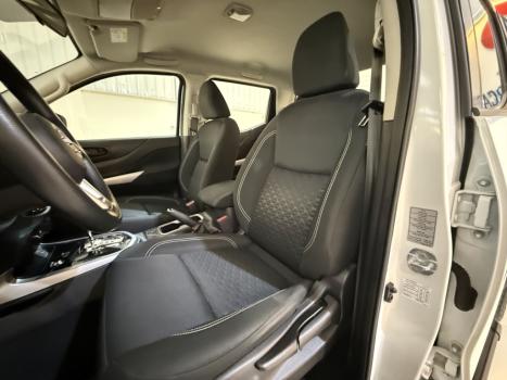 NISSAN Frontier 2.3 ATTACK CABINE DUPLA 4X4 BI-TURBO DIESEL AUTOM�TICO, Foto 16