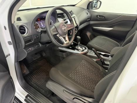 NISSAN Frontier 2.3 ATTACK CABINE DUPLA 4X4 BI-TURBO DIESEL AUTOM�TICO, Foto 3