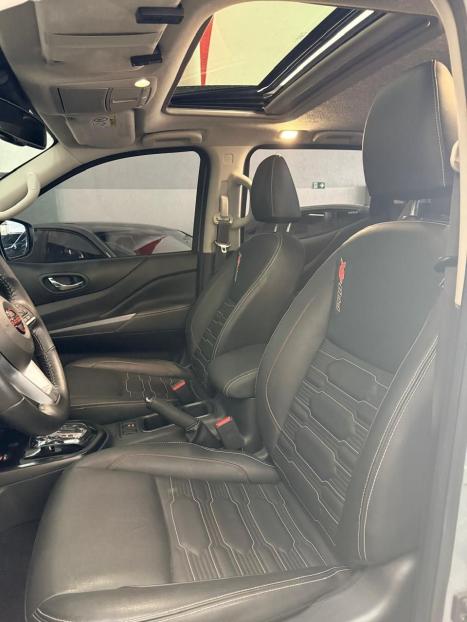 NISSAN Frontier 2.3 16V PRO4X CABINE DUPLA 4X4 BI-TURBO DIESEL AUTOM�TICO, Foto 13