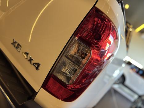 NISSAN Frontier 2.3 16V XE 4X4 CABINE DUPLA BI-TURBO DIESEL AUTOM�TICO, Foto 5