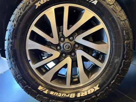 NISSAN Frontier 2.3 16V XE 4X4 CABINE DUPLA BI-TURBO DIESEL AUTOM�TICO, Foto 6