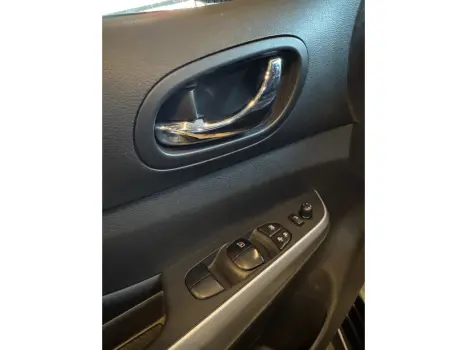 NISSAN Frontier 2.3 16V XE 4X4 CABINE DUPLA BI-TURBO DIESEL AUTOM�TICO, Foto 10