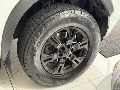 NISSAN Frontier 2.3 16V PRO4X CABINE DUPLA 4X4 BI-TURBO DIESEL AUTOM�TICO, Foto 10