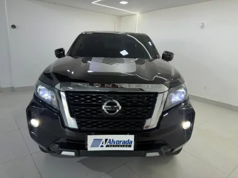 NISSAN Frontier 2.3 ATTACK CABINE DUPLA 4X4 BI-TURBO DIESEL AUTOM�TICO, Foto 2