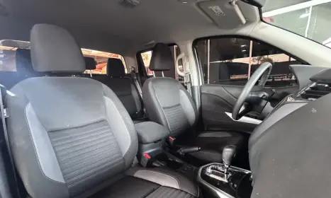 NISSAN Frontier 2.3 16V SE 4X4 CABINE DUPLA BI-TURBO DIESEL AUTOM�TICO, Foto 9