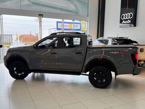 NISSAN Frontier 2.3 16V PRO4X CABINE DUPLA 4X4 BI-TURBO DIESEL AUTOM�TICO, Foto 3