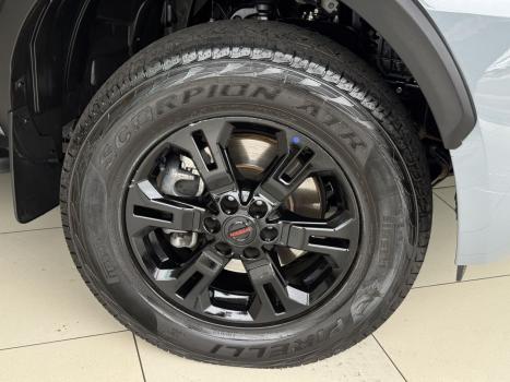 NISSAN Frontier 2.3 16V PRO4X CABINE DUPLA 4X4 BI-TURBO DIESEL AUTOM�TICO, Foto 4