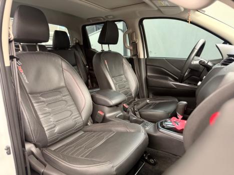 NISSAN Frontier 2.3 16V PRO4X CABINE DUPLA 4X4 BI-TURBO DIESEL AUTOMÁTICO, Foto 4