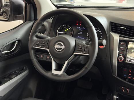 NISSAN Frontier 2.3 16V PLATINUM CABINE DUPLA 4X4 BI-TURBO DIESEL AUTOMÁTICO, Foto 4