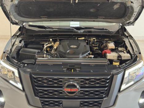 NISSAN Frontier 2.3 16V PRO4X CABINE DUPLA 4X4 BI-TURBO DIESEL AUTOMÁTICO, Foto 3