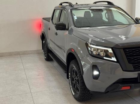 NISSAN Frontier 2.3 16V PRO4X CABINE DUPLA 4X4 BI-TURBO DIESEL AUTOMÁTICO, Foto 4