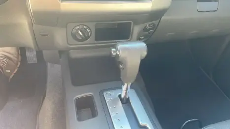 NISSAN Frontier 2.5 4X4 LE CABINE DUPLA TURBO DIESEL AUTOM�TICO, Foto 8