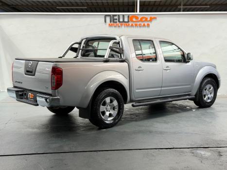 NISSAN Frontier 2.5 SE 4X4 STRIKE TURBO DIESEL CABINE DUPLA, Foto 2