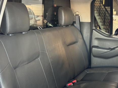 NISSAN Frontier 2.5 SL 4X4 TURBO DIESEL CABINE DUPLA AUTOM�TICO, Foto 13