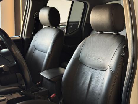 NISSAN Frontier 2.5 SL 4X4 TURBO DIESEL CABINE DUPLA AUTOM�TICO, Foto 16