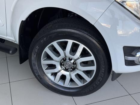 NISSAN Frontier 2.5 SL 4X4 TURBO DIESEL CABINE DUPLA AUTOM�TICO, Foto 4