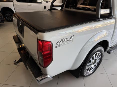 NISSAN Frontier 2.5 SL 4X4 TURBO DIESEL CABINE DUPLA AUTOM�TICO, Foto 13