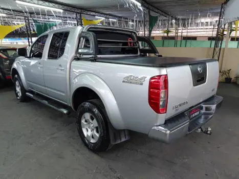 NISSAN Frontier 2.5 SEL 4X4 TURBO DIESEL CABINE DUPLA AUTOMÁTICO, Foto 3