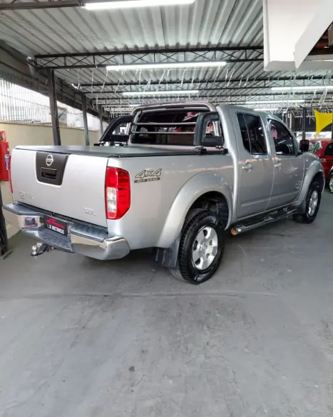 NISSAN Frontier 2.5 SEL 4X4 TURBO DIESEL CABINE DUPLA AUTOMÁTICO, Foto 4