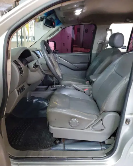NISSAN Frontier 2.5 SEL 4X4 TURBO DIESEL CABINE DUPLA AUTOMÁTICO, Foto 9