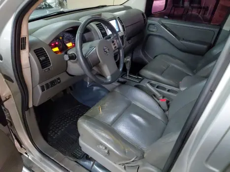 NISSAN Frontier 2.5 SEL 4X4 TURBO DIESEL CABINE DUPLA AUTOMÁTICO, Foto 12