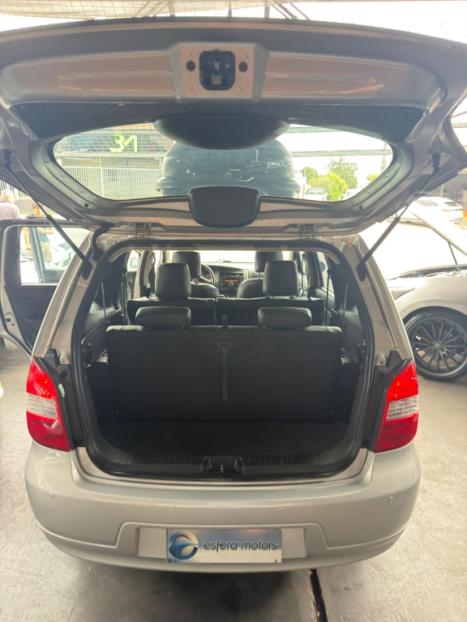 NISSAN Grand Livina 1.8 16V 4P SL FLEX AUTOM�TICO, Foto 14