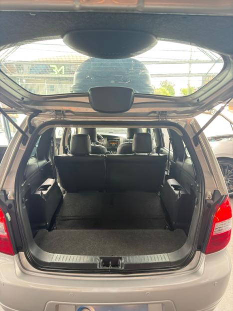 NISSAN Grand Livina 1.8 16V 4P SL FLEX AUTOM�TICO, Foto 15