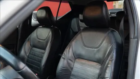 NISSAN Kicks 1.6 16V 4P FLEXSTART RIO 2016 X-TRONIC AUTOMÁTICO CVT, Foto 12 NISSAN Kicks 1.6 16V 4P FLEXSTART RIO 2016 X-TRONIC AUTOMÁTICO CVT, Foto 12