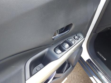 NISSAN Kicks 1.6 16V 4P FLEXSTART EXCLUSIVE XTRONIC AUTOMTICO CVT, Foto 6