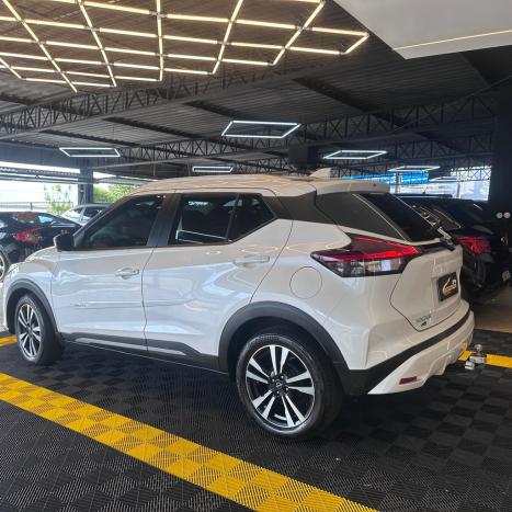 NISSAN Kicks 1.6 16V 4P FLEXSTART EXCLUSIVE XTRONIC AUTOM�TICO CVT, Foto 4