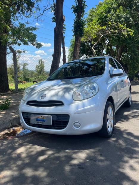 NISSAN March 1.0 16V 4P FLEX, Foto 2