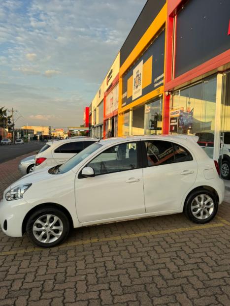 NISSAN March 1.0 16V 4P SV FLEX, Foto 3