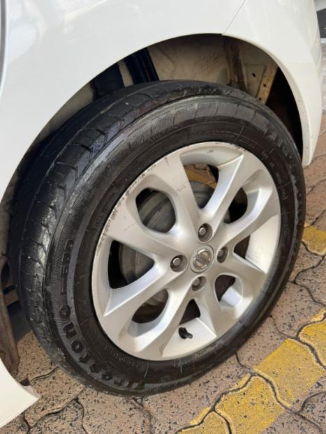 NISSAN March 1.0 16V 4P SV FLEX, Foto 6