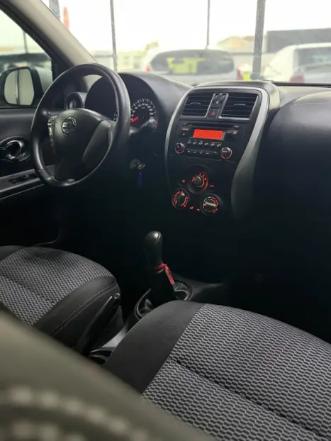NISSAN March 1.0 16V 4P SV FLEX, Foto 11